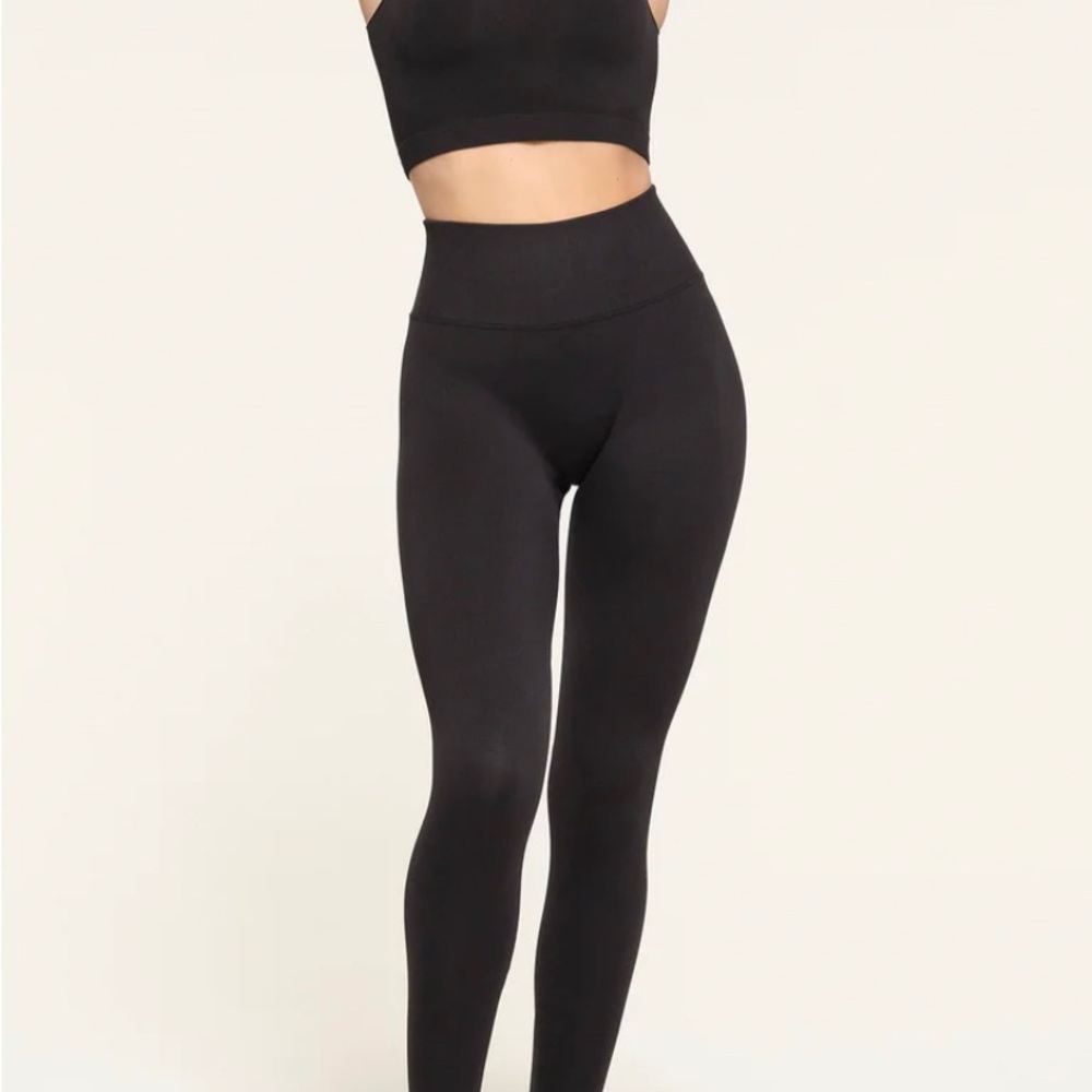 SKIMS NYLON Leggings